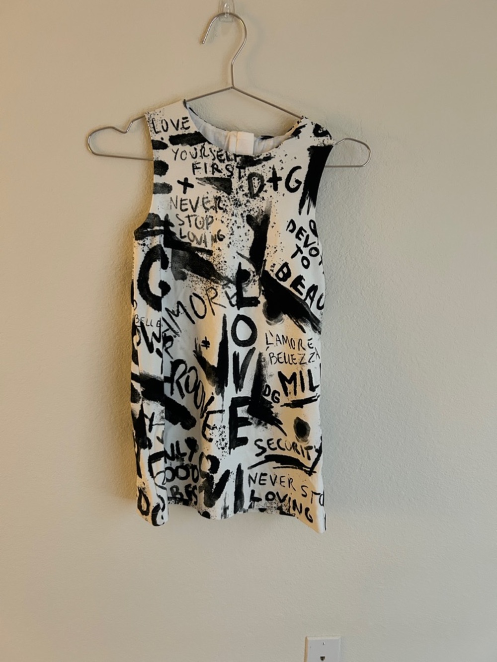 NWT Dolce & Gabbana Girls Black & White Graffiti Print Sleeveless Dress Size 7/8